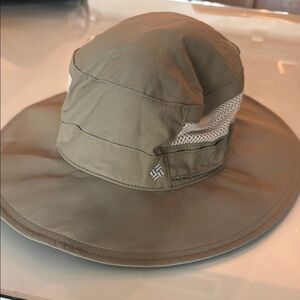 Columbia Olive Sun Hat with Mesh